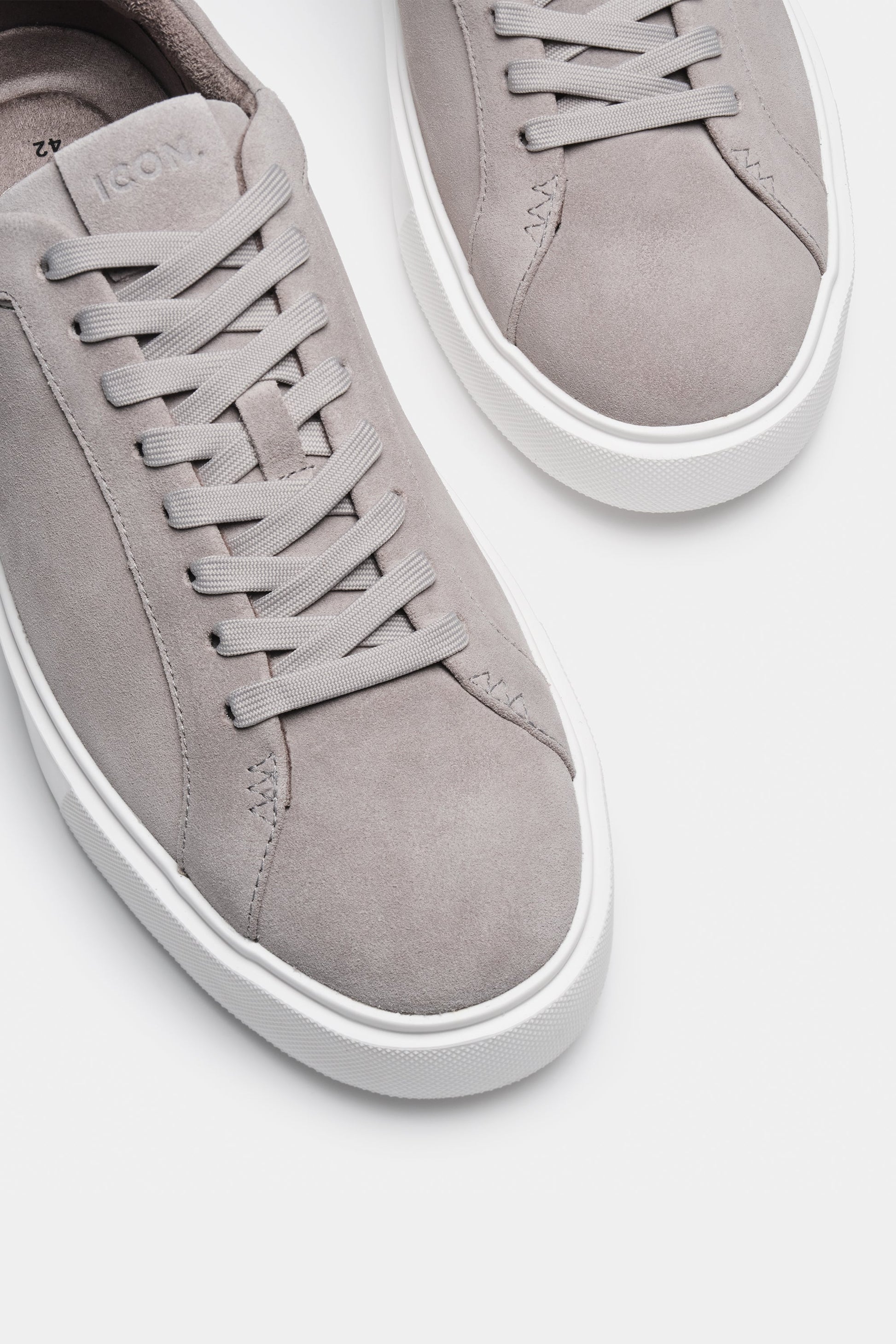 THE CLASSIC SUEDE TRAINER
